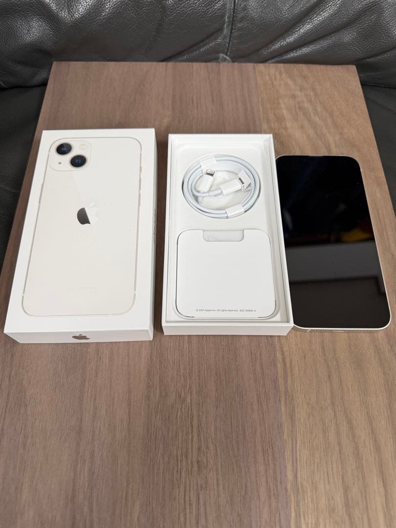 Apple iPhone 13 ホワイト 本体と充電ケーブル