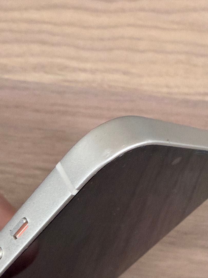 Apple iPhone 13 ホワイト 本体と充電ケーブル