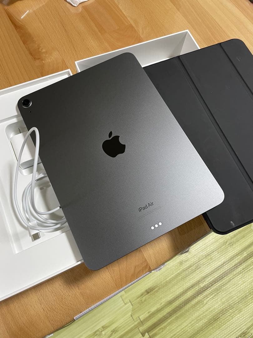 【ほぼ未使用】iPad Air 10.9インチ 第5世代 Wi-Fi 256GB