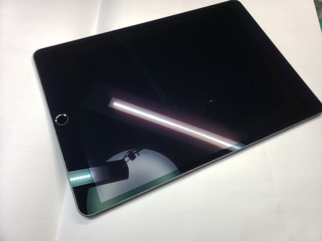 iPad　A2152 iPad　Air 第３世代　Wi-Fi 64GB 　中古