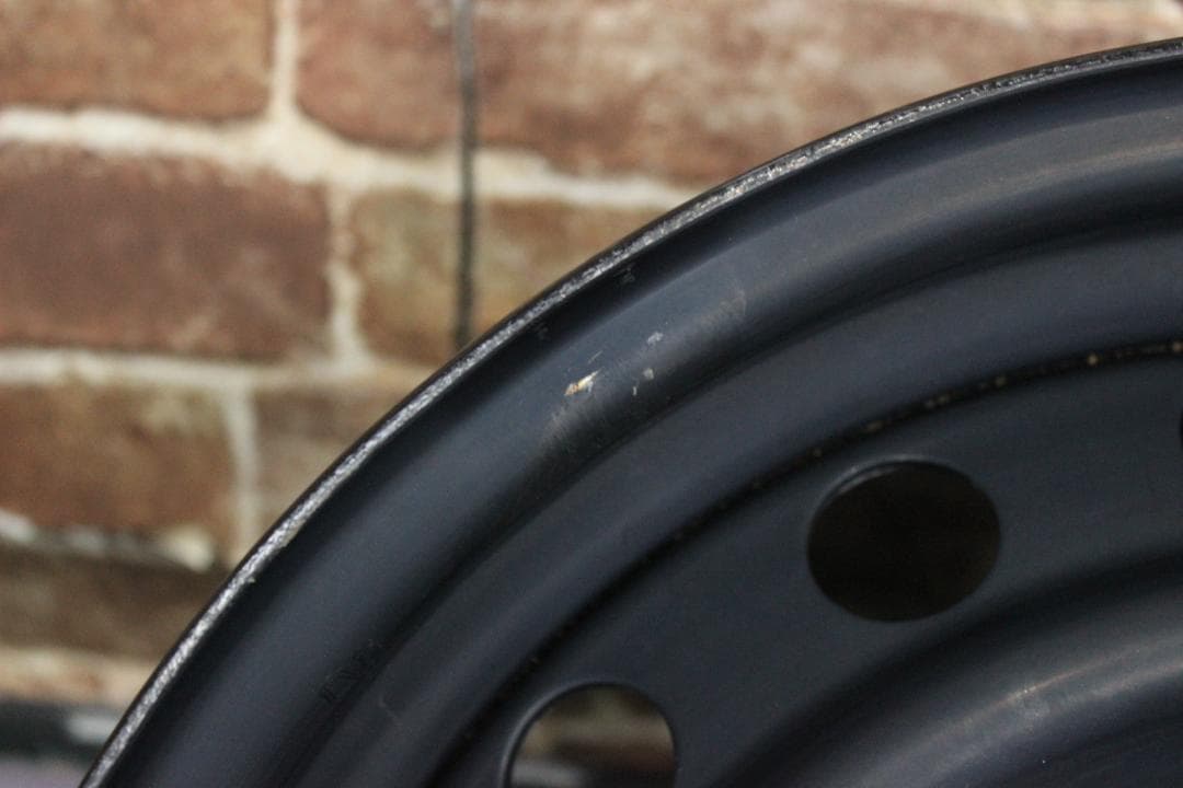 トヨタ・ハイエース純正鉄ホイール　№１４０