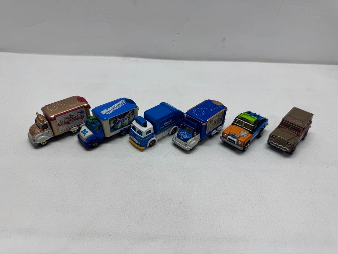 トミカ　ディズニー　48台まとめ売り　ケース付き！