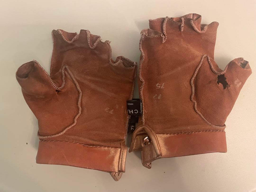 CHANEL マトラッセ レザーグローブ フィンガーレス