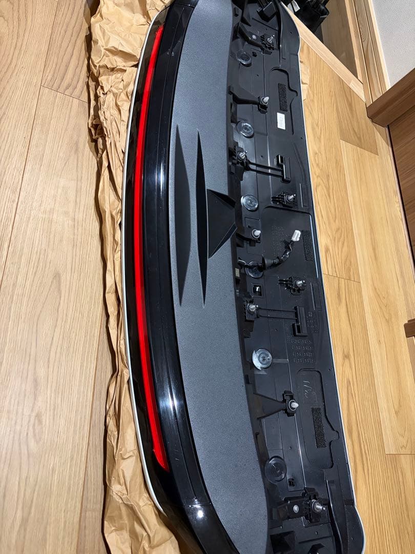 80系ハリアー純正Zリヤスポイラーハイマウントストップランプ