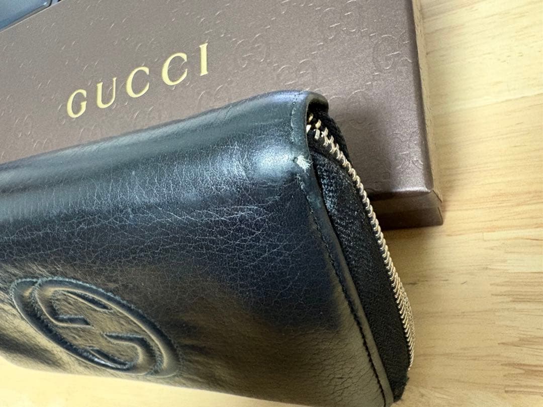 GUCCI タッセル付き 長財布