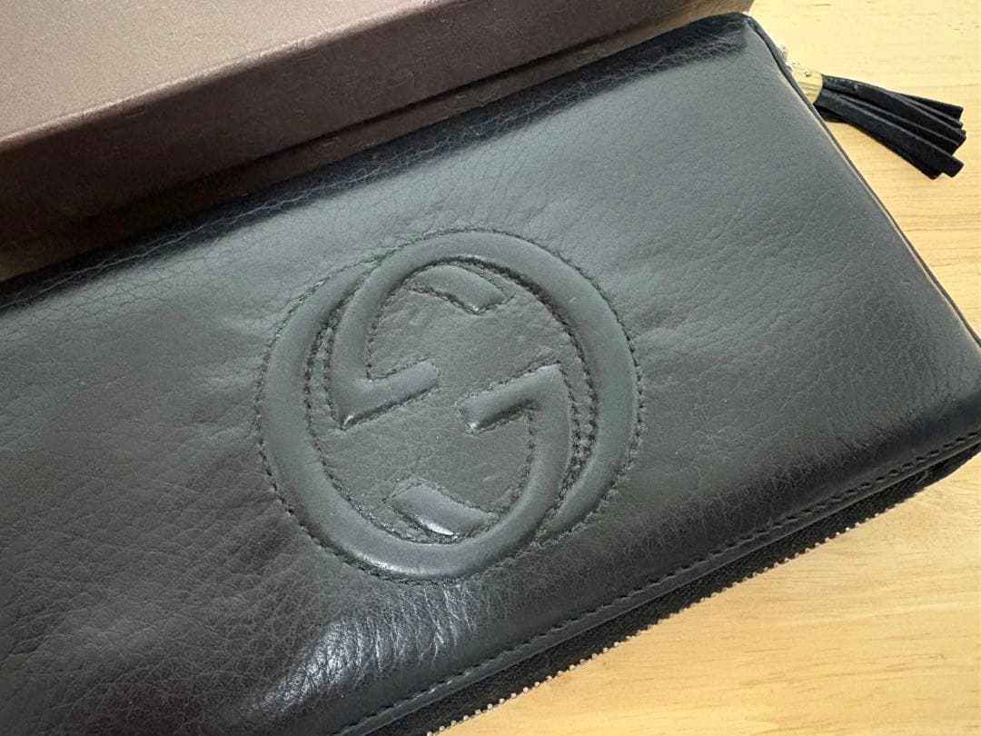 GUCCI タッセル付き 長財布