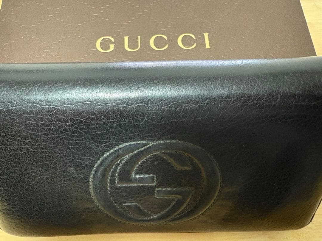 GUCCI タッセル付き 長財布