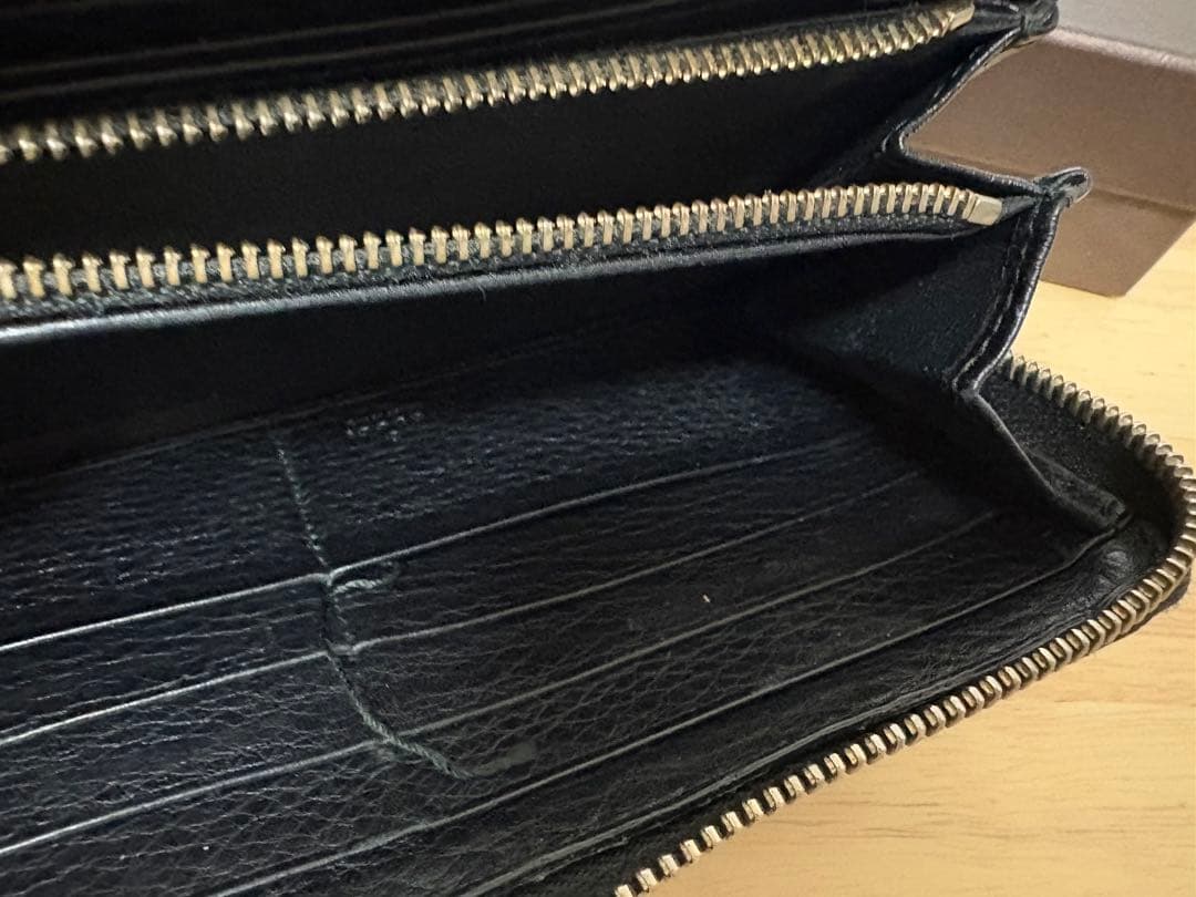 GUCCI タッセル付き 長財布