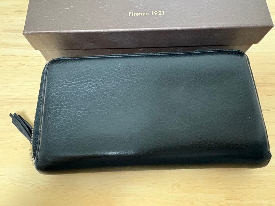 GUCCI タッセル付き 長財布