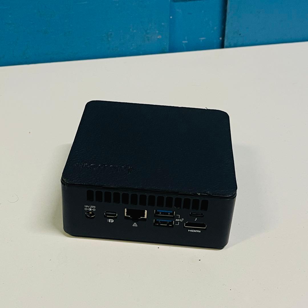 INTEL NUC11PAH　ミニpc 電源確認済み