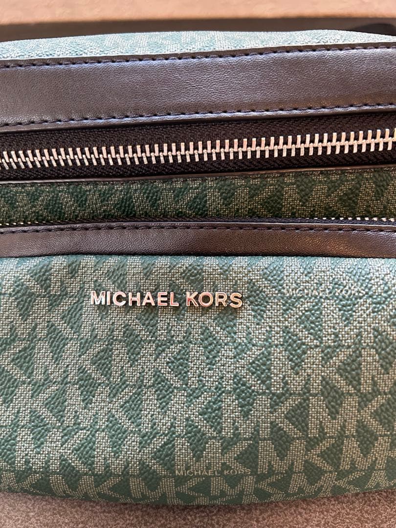 MICHAEL KORS マイケルコース ボディバック　緑　ウエストポーチ