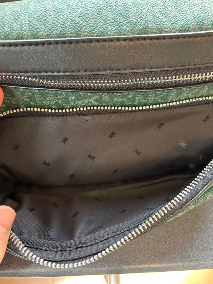 MICHAEL KORS マイケルコース ボディバック　緑　ウエストポーチ