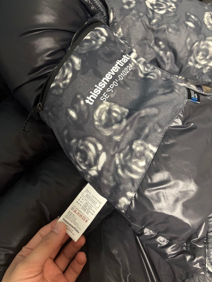 希少品！thisisneverthat 花柄ダウンジャケット Lサイズ