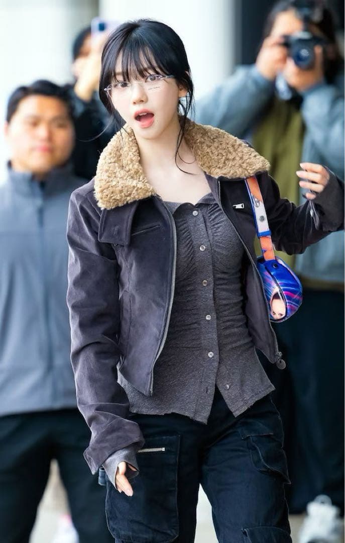 トップス CERRIC WRINKLE OFF SHOULDER TOP / BROWN