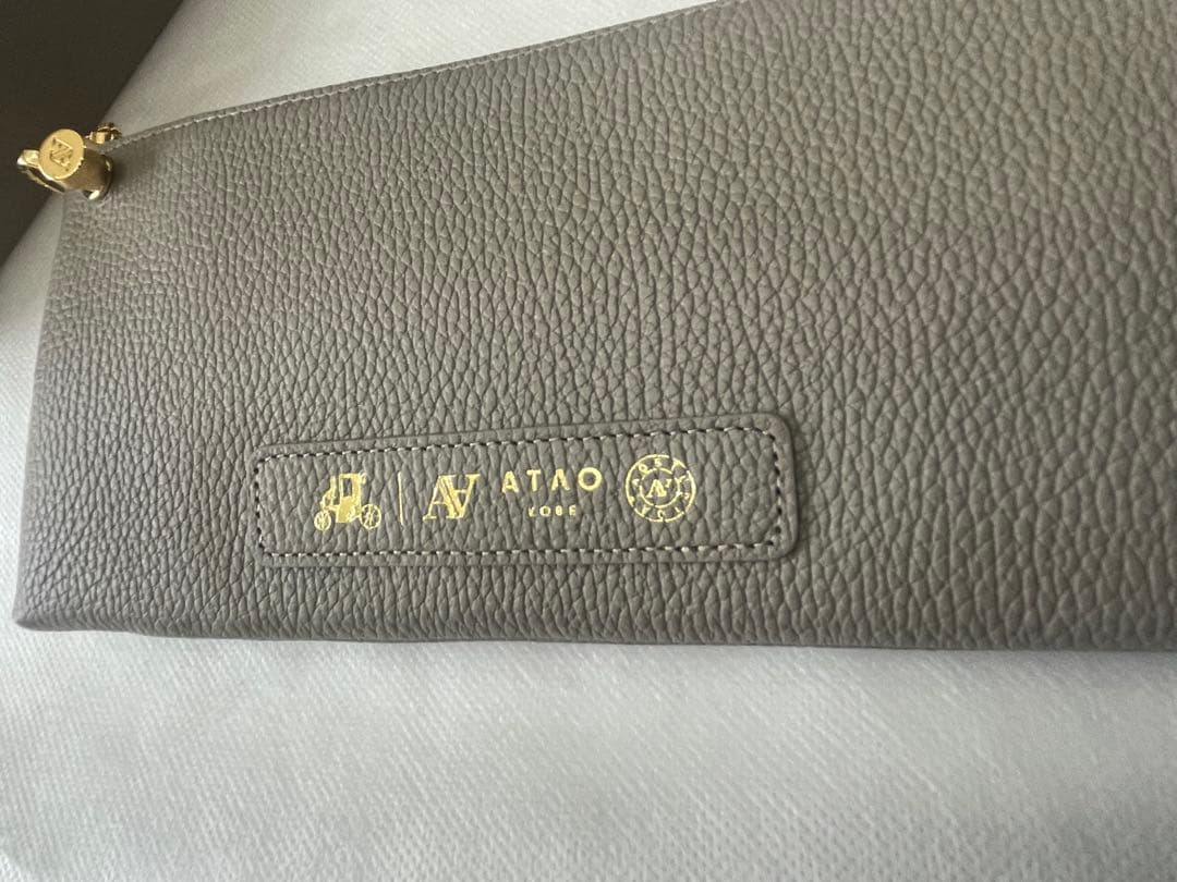 【新品未使用】アタオ、バックにもなる長財布(バディ)