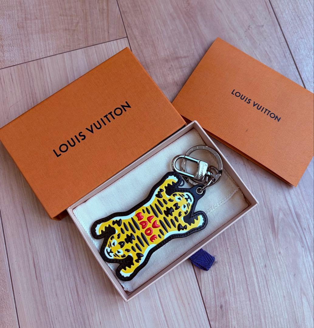 ルイヴィトン NIGO 定価61,600円 新品 キーチャーム