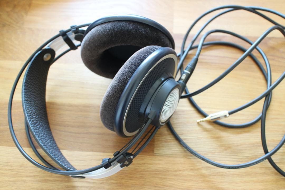 ヘッドホン AKG K702