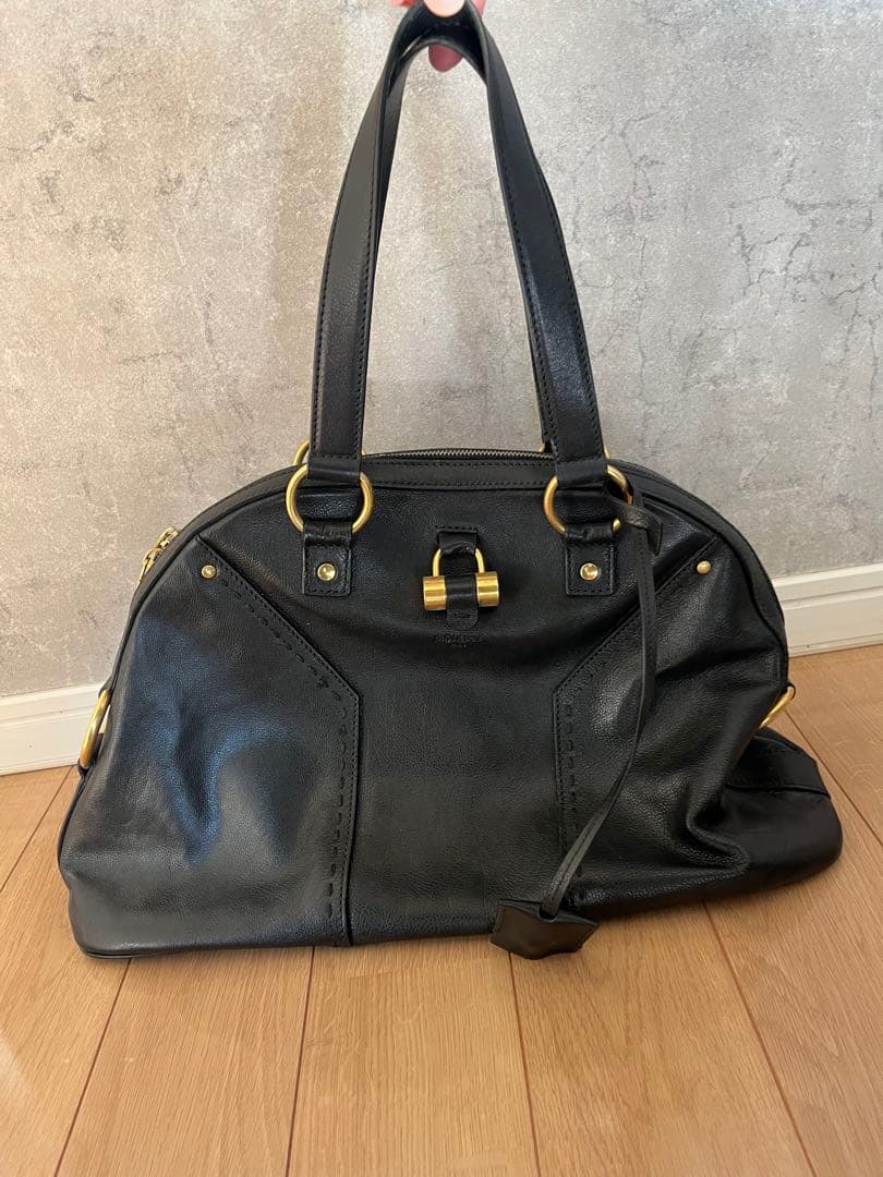 イヴ・サンローラン　ミューズバッグ　ブラック