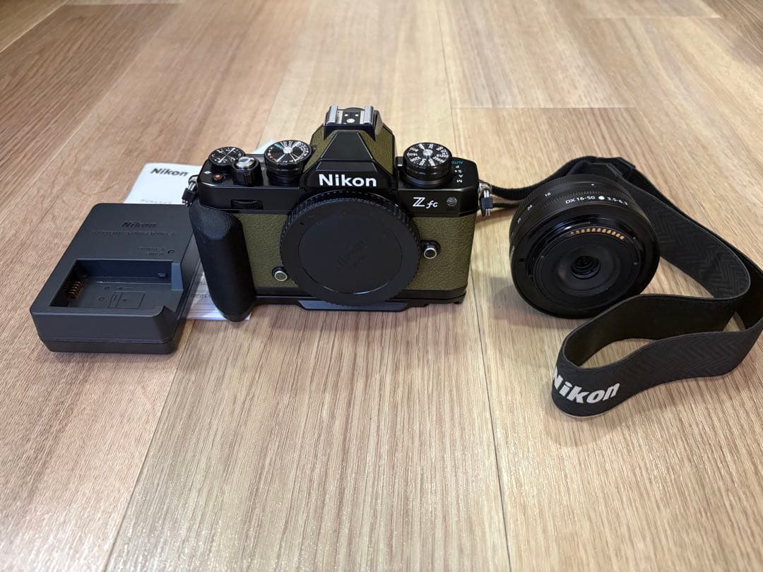 Nikon Z fc ミラーレスカメラ 美品 レンズ バッテリー付き