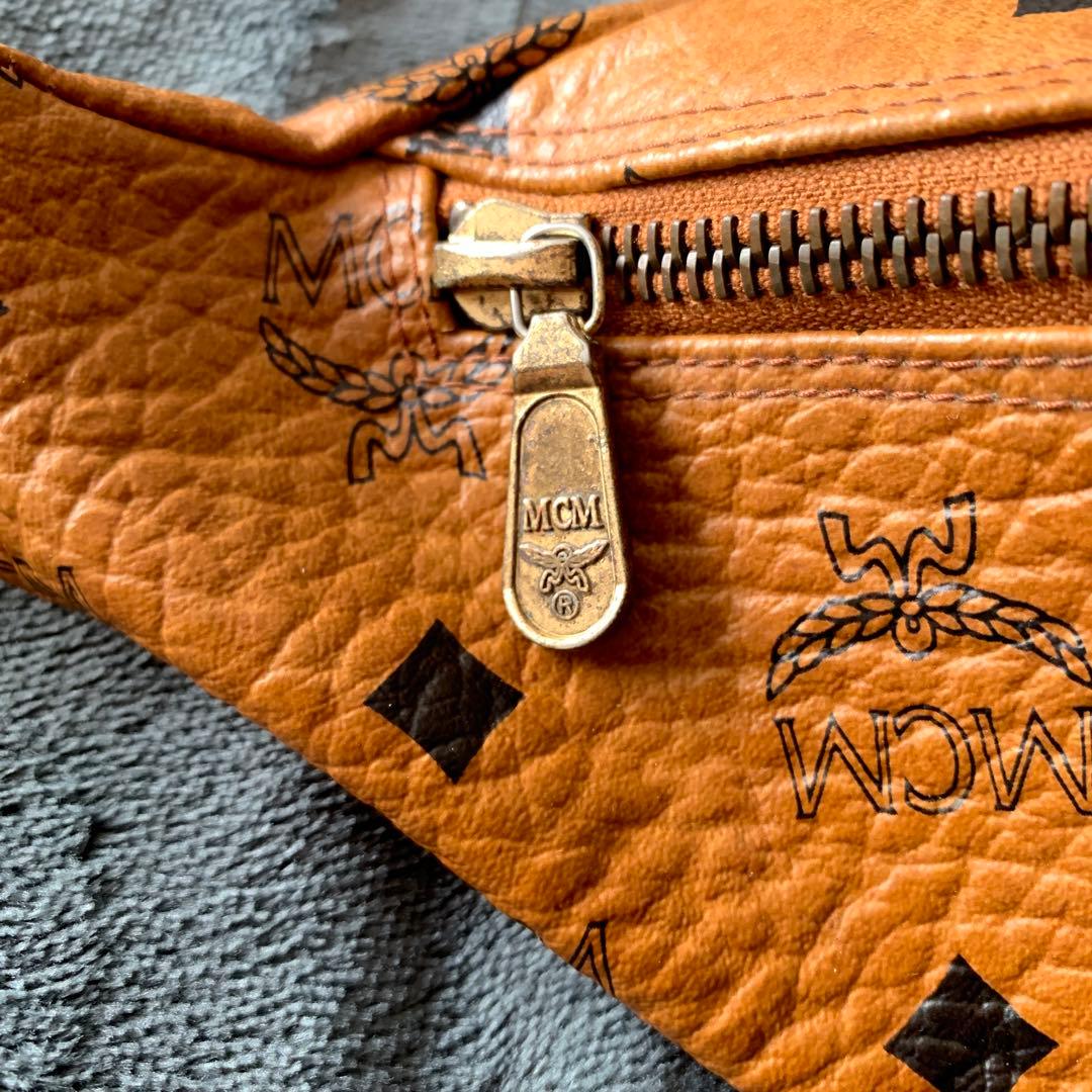 MCM ロゴプリント ボディバッグ