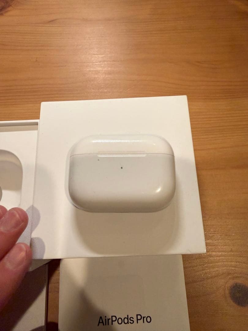 AirPods 2 Pro 純正品　右耳と充電ケース