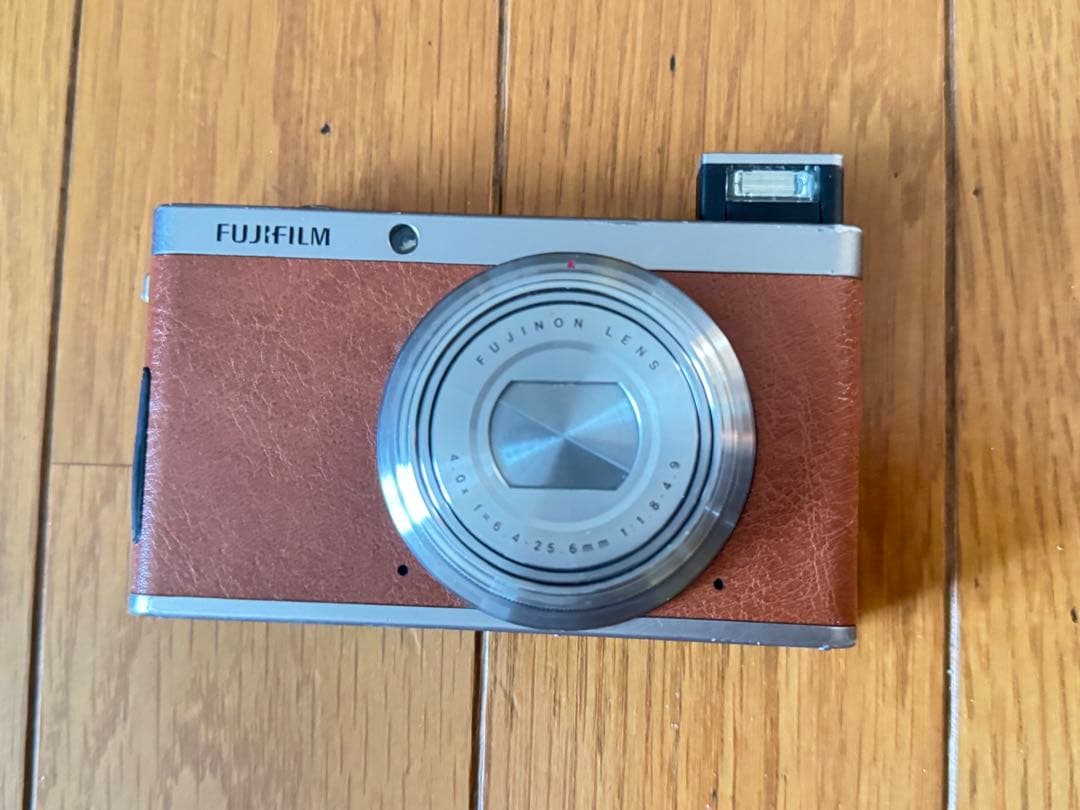 FUJIFILM XF1 コンパクトデジタルカメラ