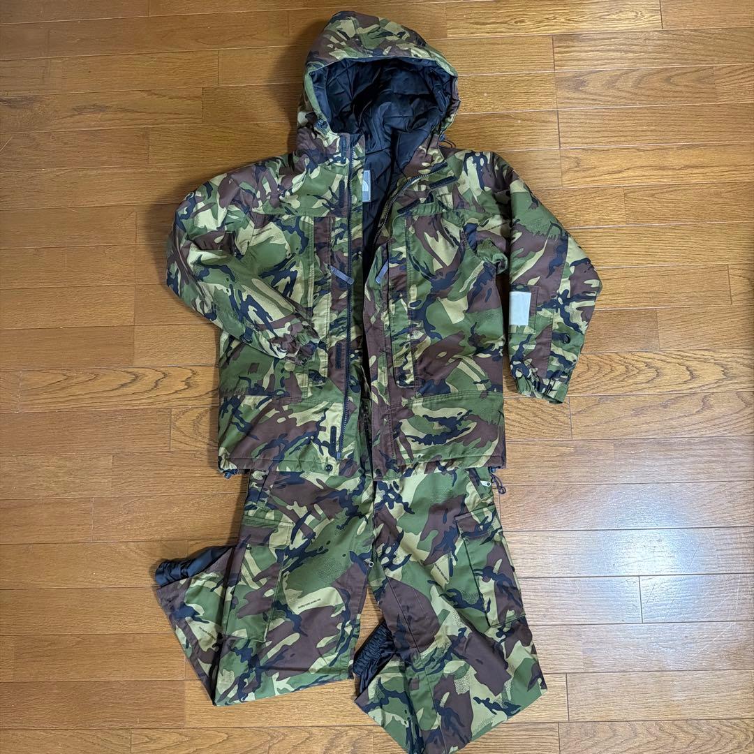 ノースフェイス　スキースノーボード用　子供用ジャケットパンツセット