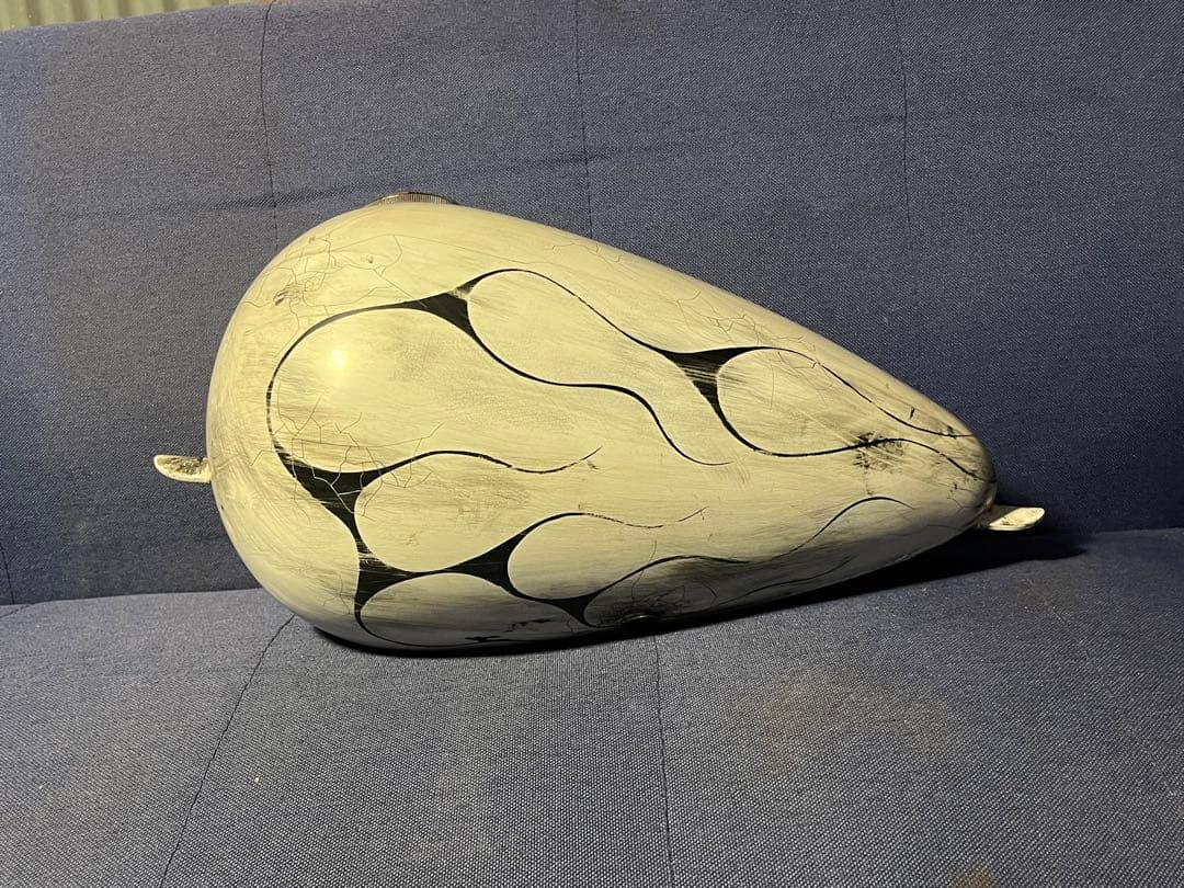 新品ピーナッツタンク エイジング塗装 ハーレー