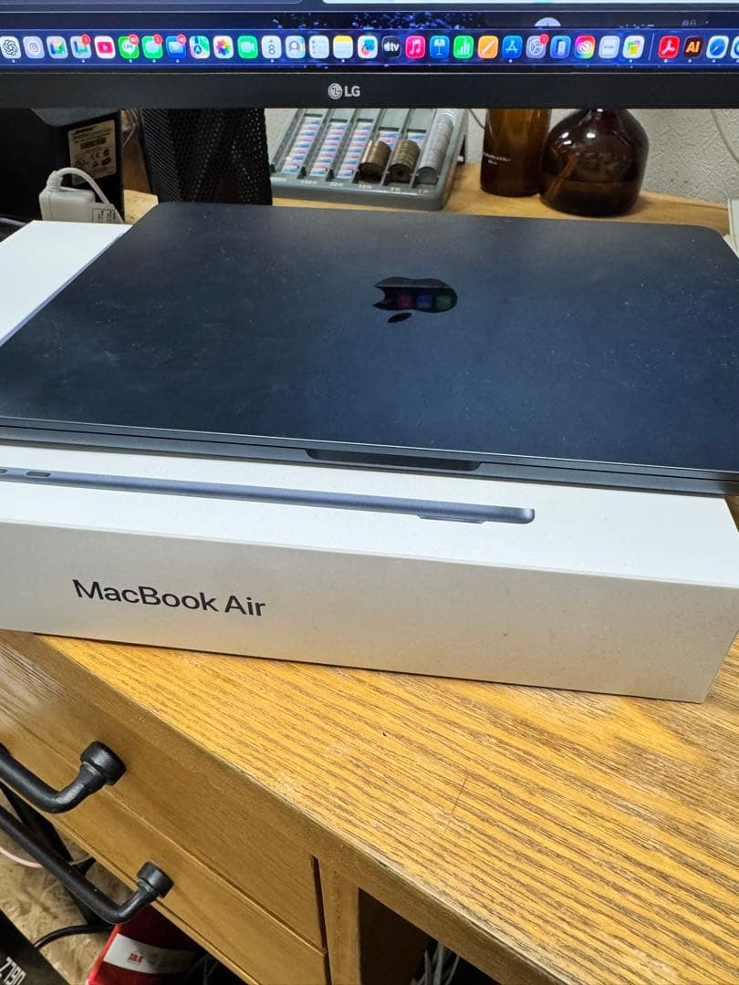 ほぼ未使用Apple MacBook Air (M2, 2022) 16GB