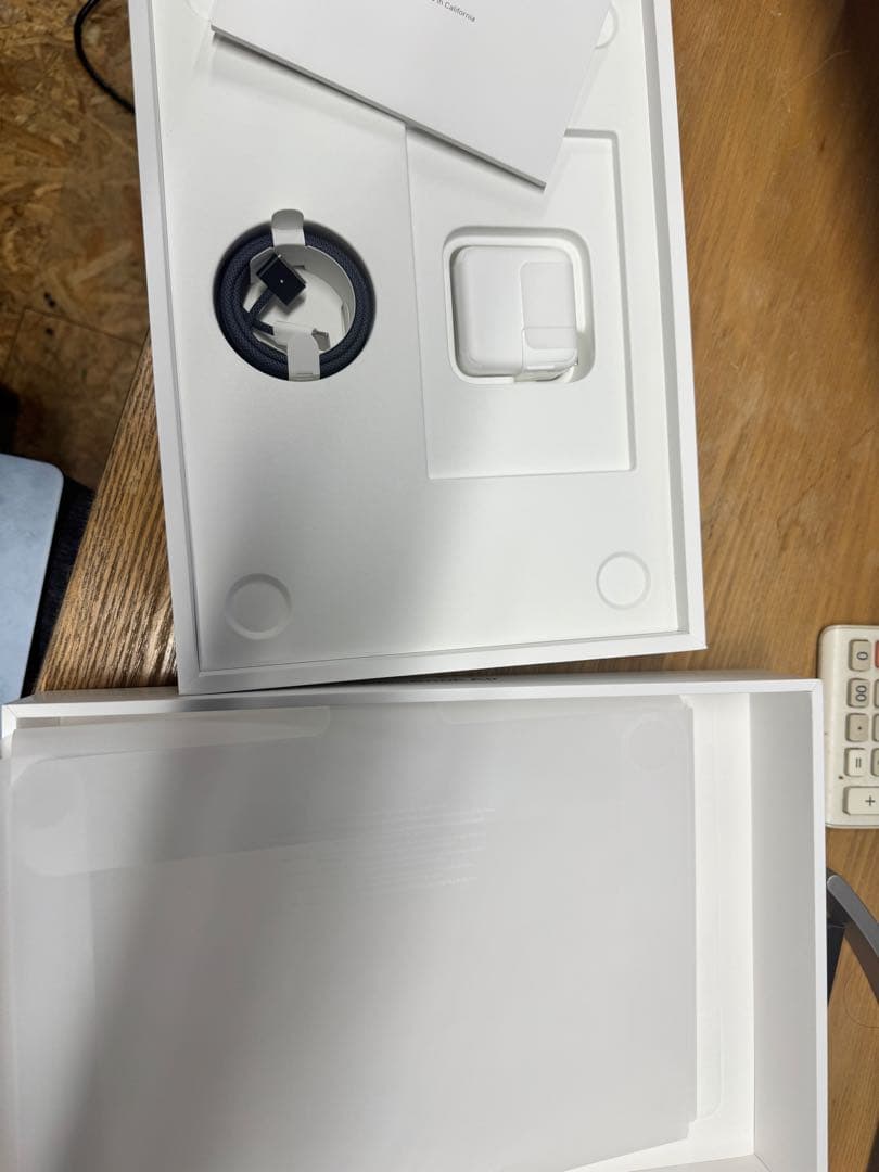 ほぼ未使用Apple MacBook Air (M2, 2022) 16GB