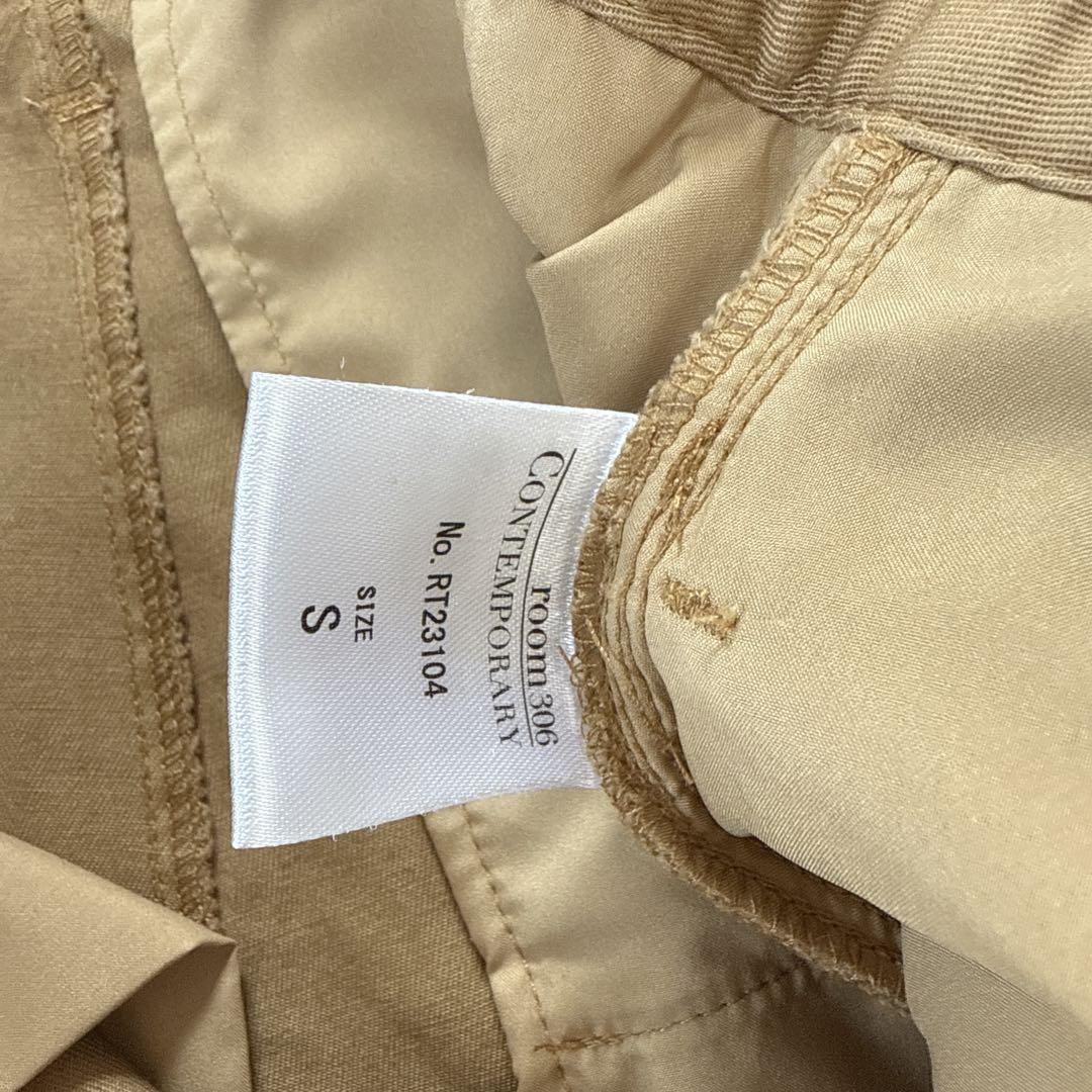 美品⭐︎room306 カーブパンツ　ウエストデザイン　チノパン　ベージュ