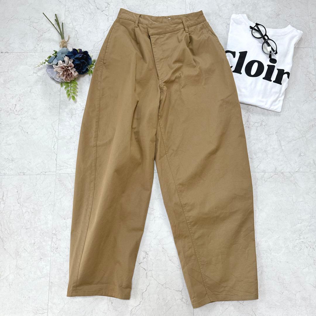 美品⭐︎room306 カーブパンツ　ウエストデザイン　チノパン　ベージュ