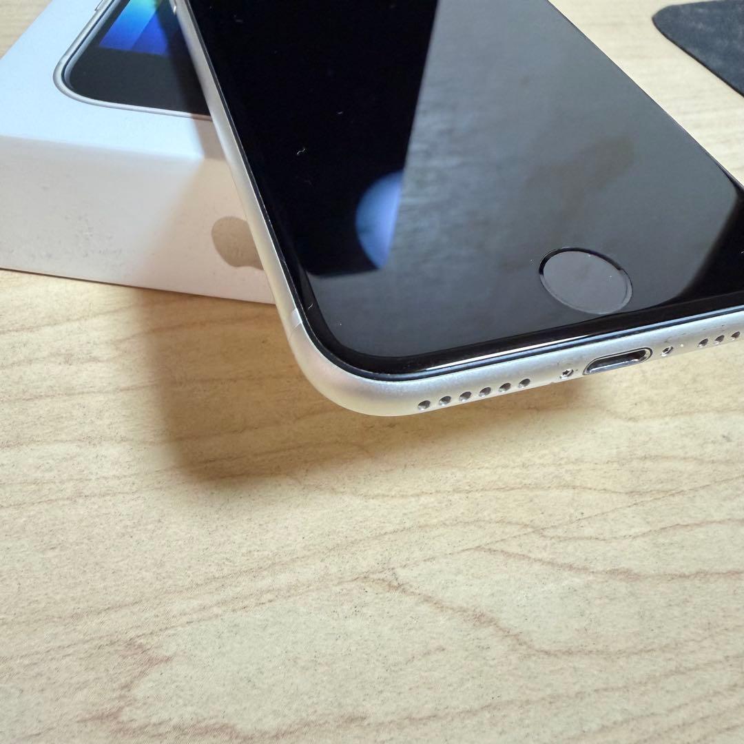 iPhoneSE3 第3世代 256GB スターライト