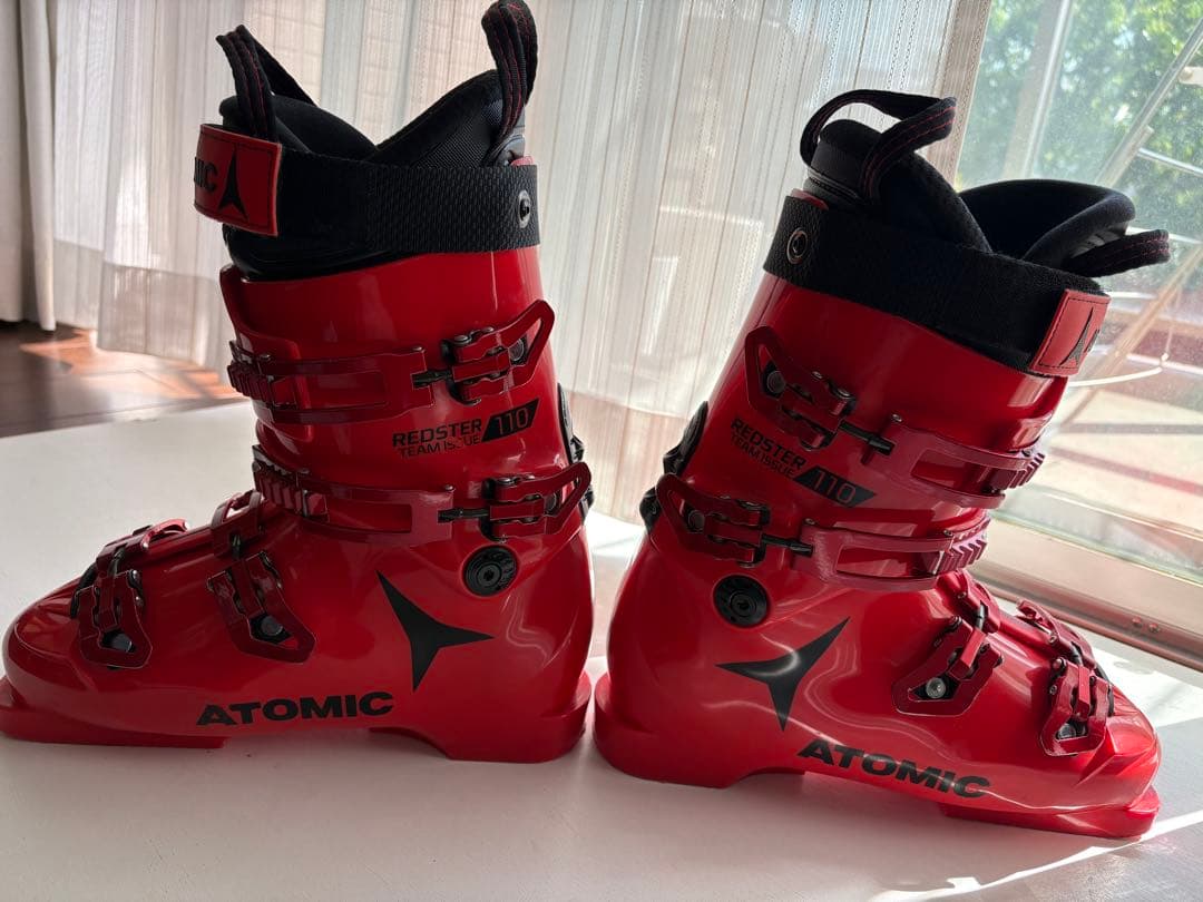 ATOMIC スキー ブーツ レッド