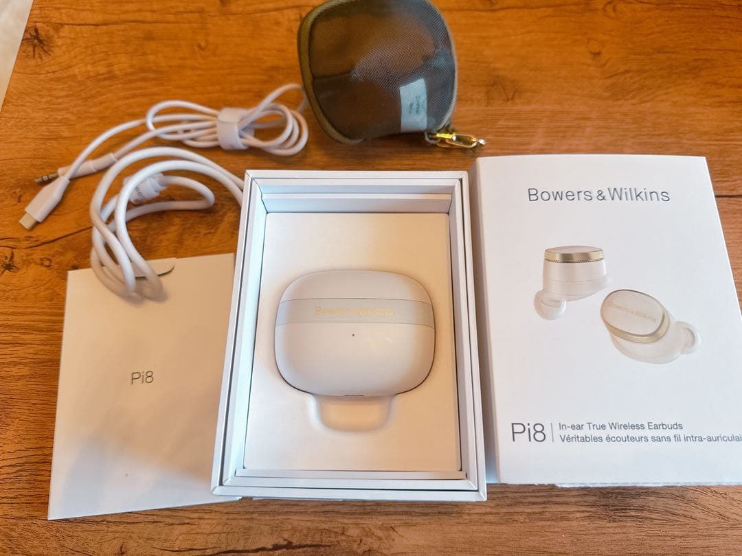 Bowers & Wilkins Pi8 ワイヤレスイヤフォン