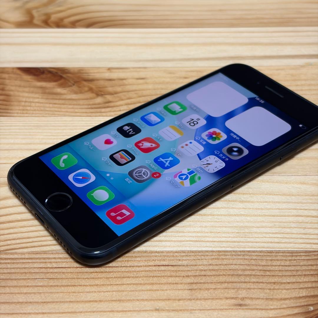 か*ん様 バッテリー新品　iPhoneSE第3世代64GB SIMフリー　美品