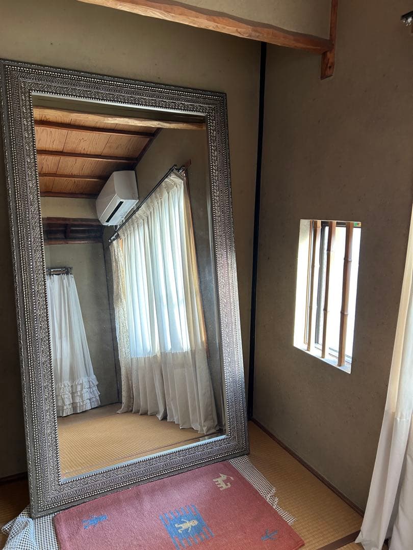 大きな装飾的な姿見 銀色フレーム