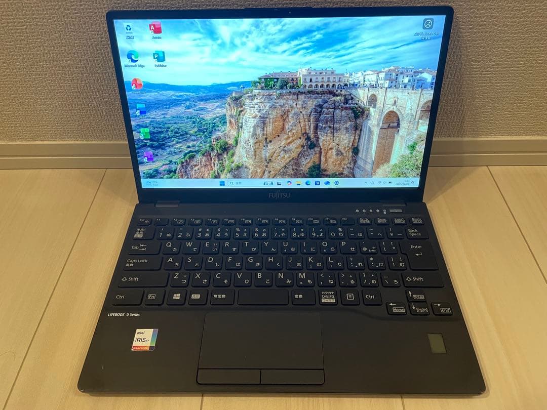 富士通 U9311/F i5-1145G7 256GB Office