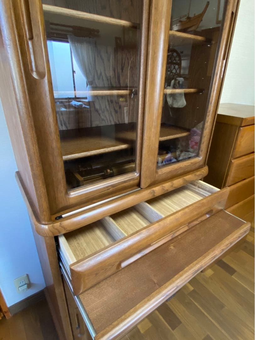 木製ディスプレイキャビネット ガラス扉付き　※ブランテリア