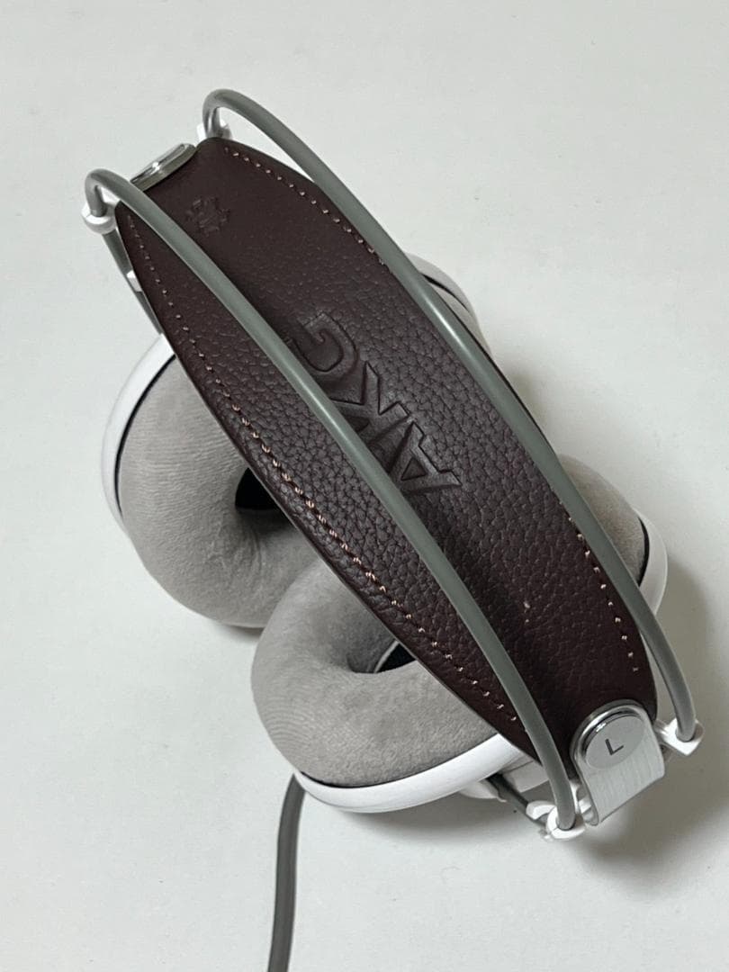 AKG K701 ヘッドホン 美品 純正箱あり イヤーパッド新品