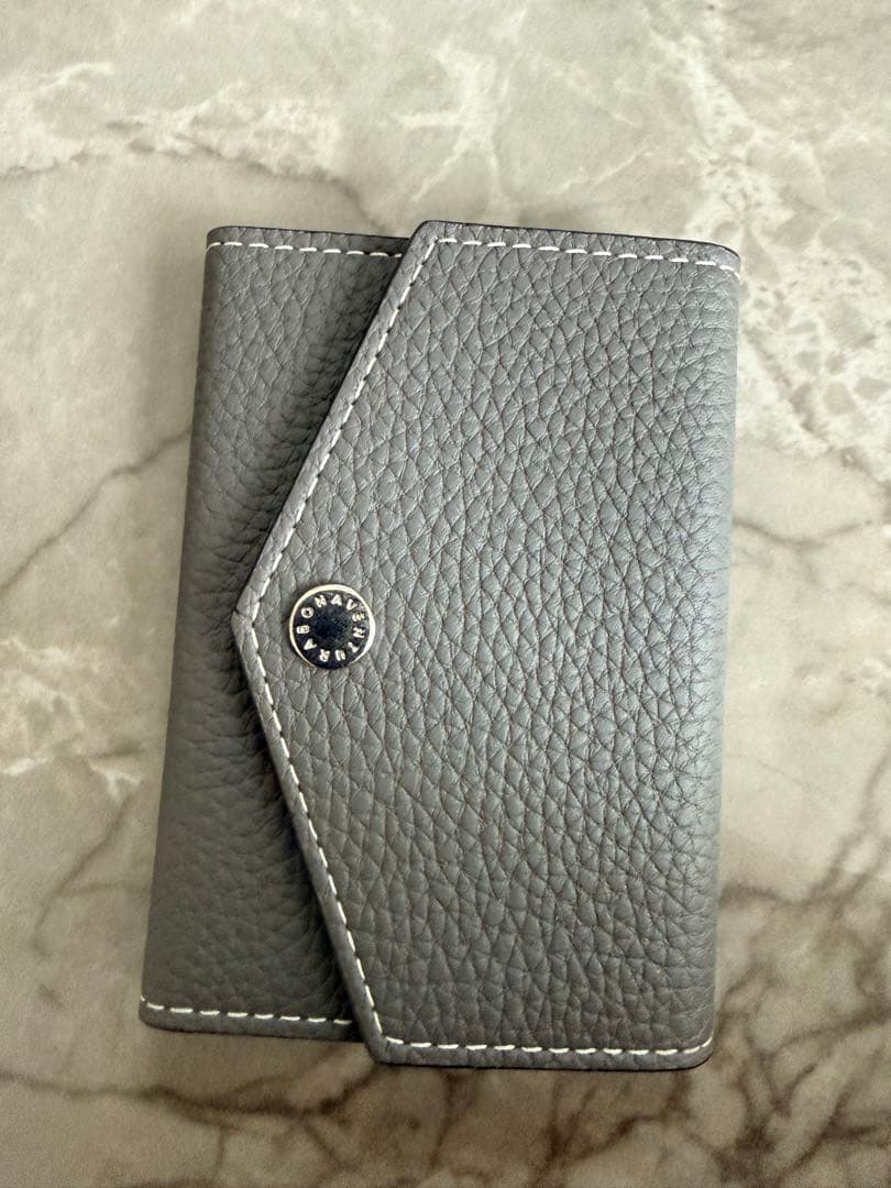 美品BONAVENTURA★iPhone 16pro用ケース