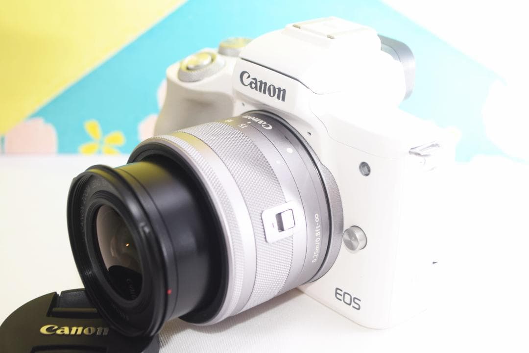 ❤️お洒落ホワイト♪高性能ミラーレス！スマホ転送OK★キヤノン Kiss M❤️