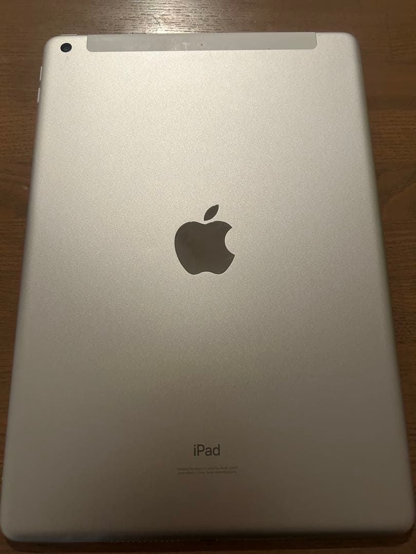 iPad 第8世代　32GB シルバー