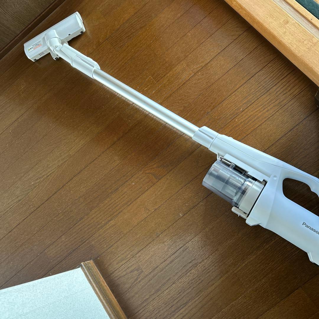 Panasonic コードレス掃除機　美品　MC-SB31J