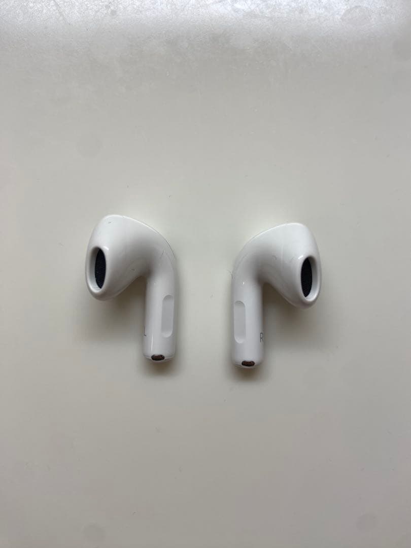 AirPods 4 本体 充電ケース付き