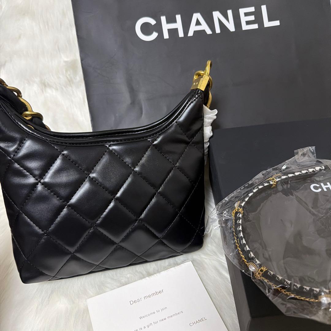 ミ*ー様 CHANEL ブラック レザー ショルダーバッグ