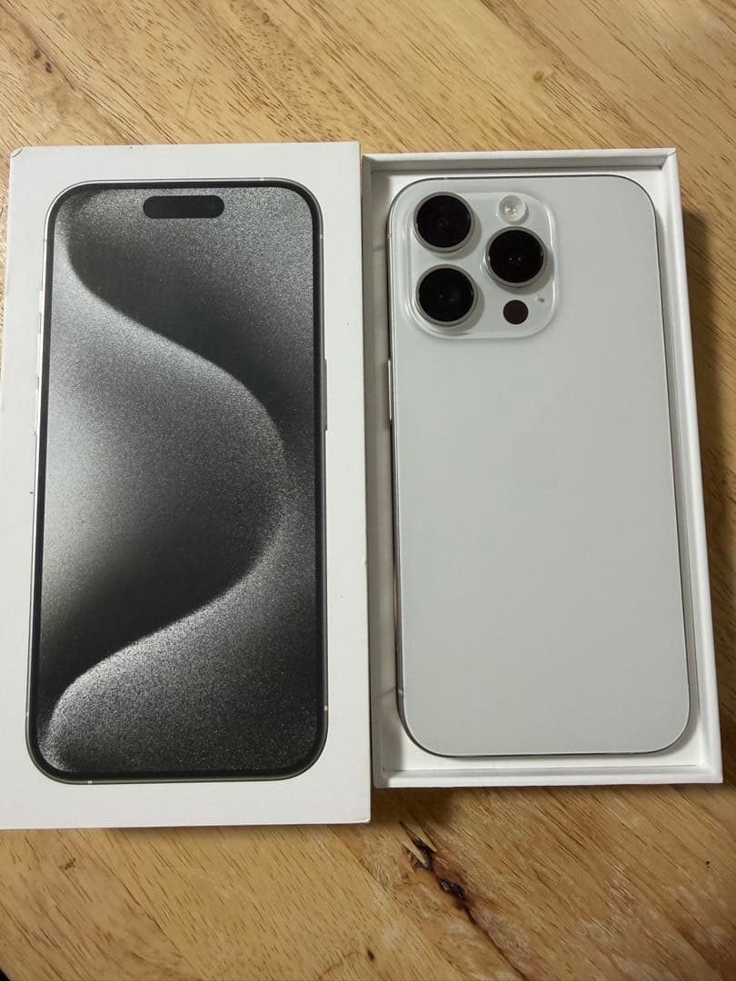 iPhone15 Pro ホワイトチタニウム128GB