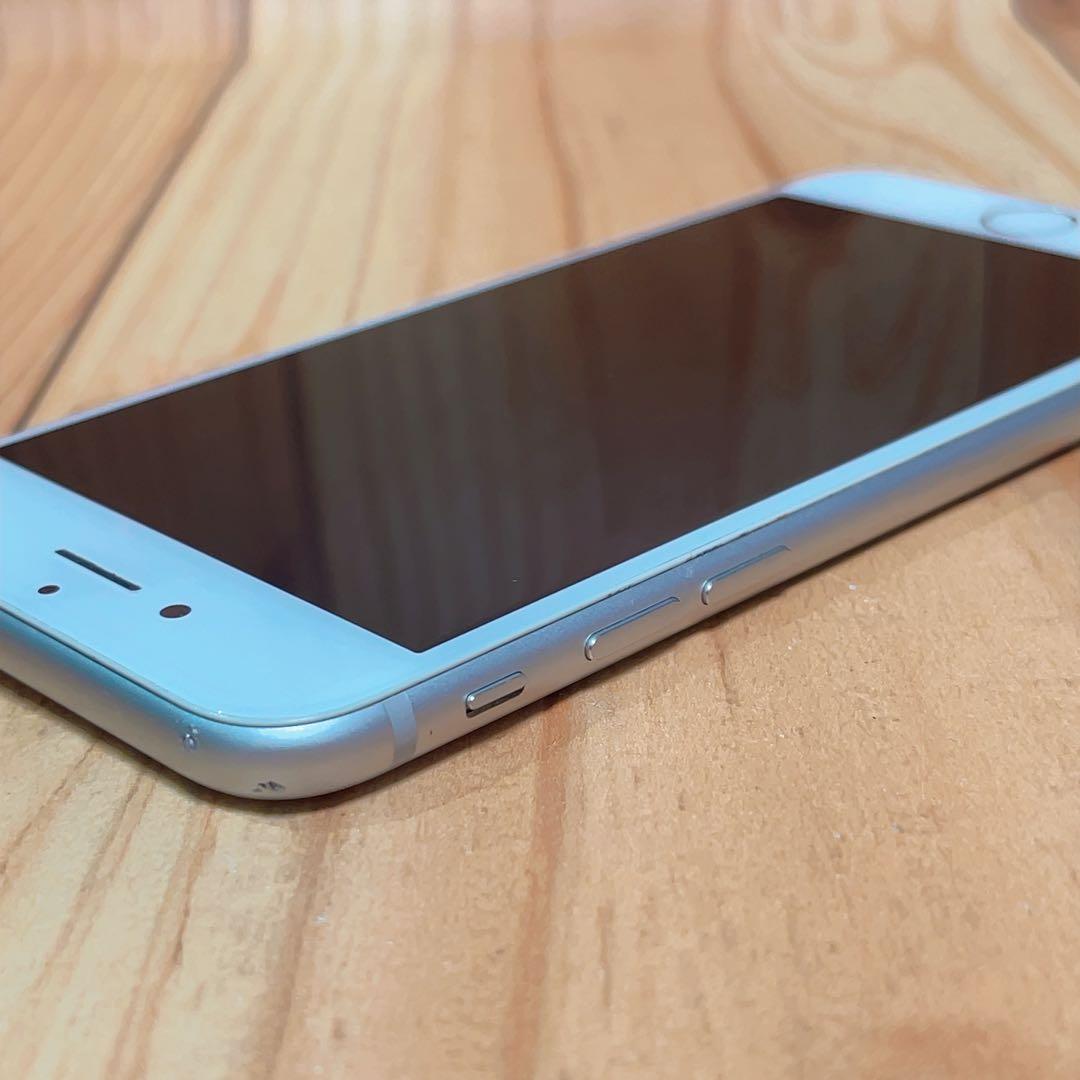 SIMフリー 本体 iPhone 8 64 GB シルバー 161 電池新品