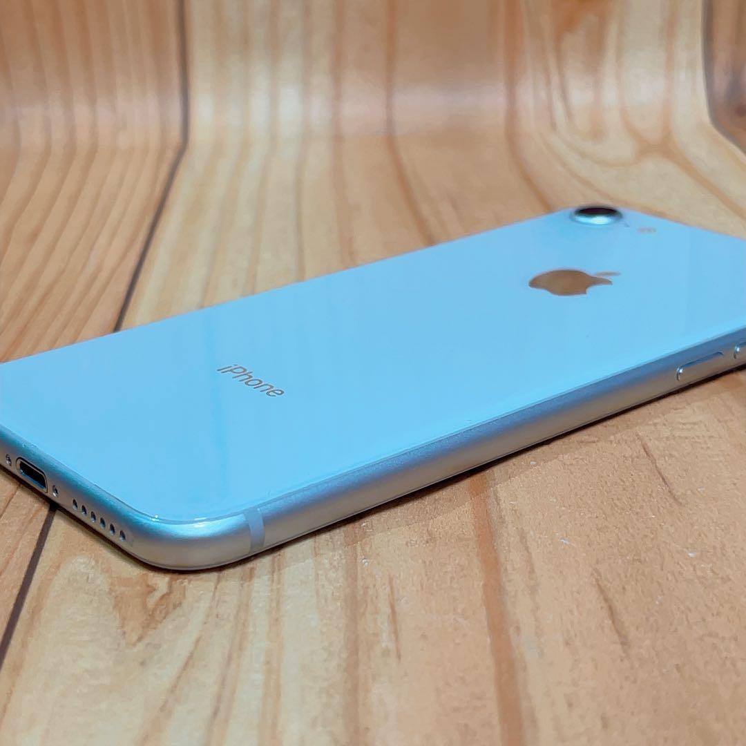 SIMフリー 本体 iPhone 8 64 GB シルバー 161 電池新品