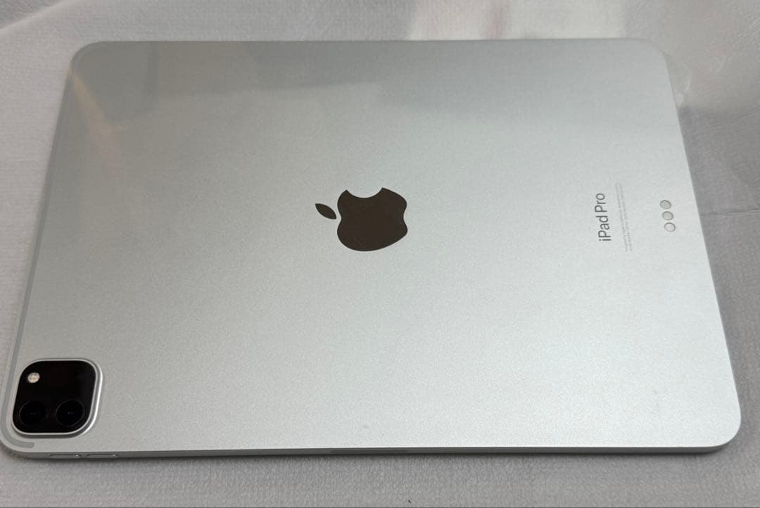 Apple iPad Pro 第四世代　11インチ シルバー